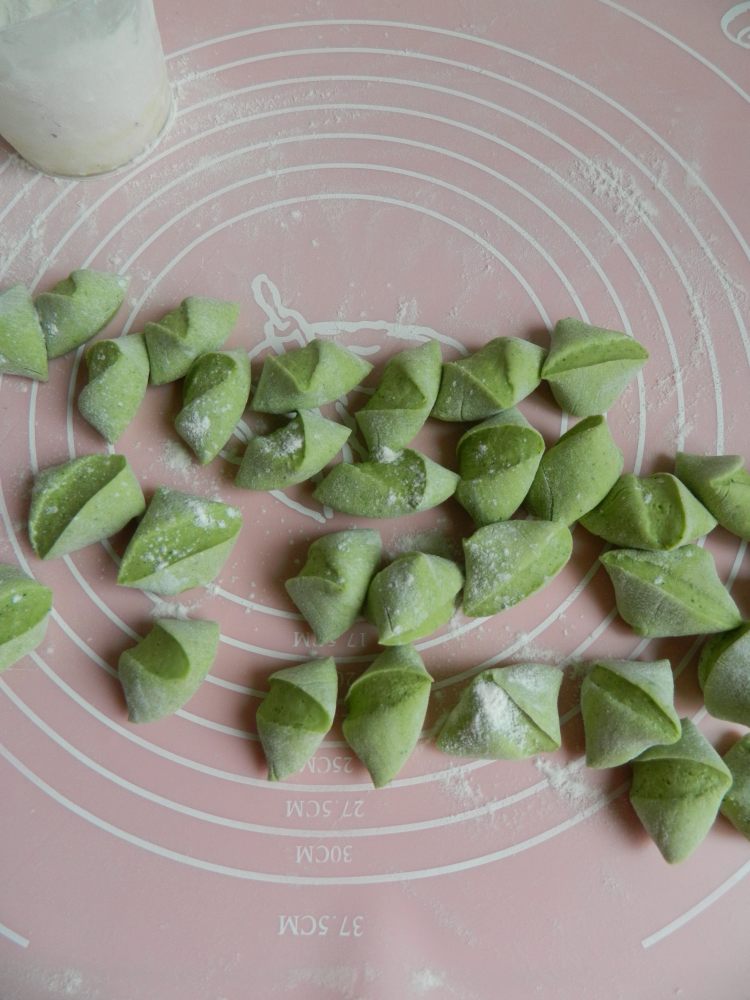 菠菜素馅水饺步骤12