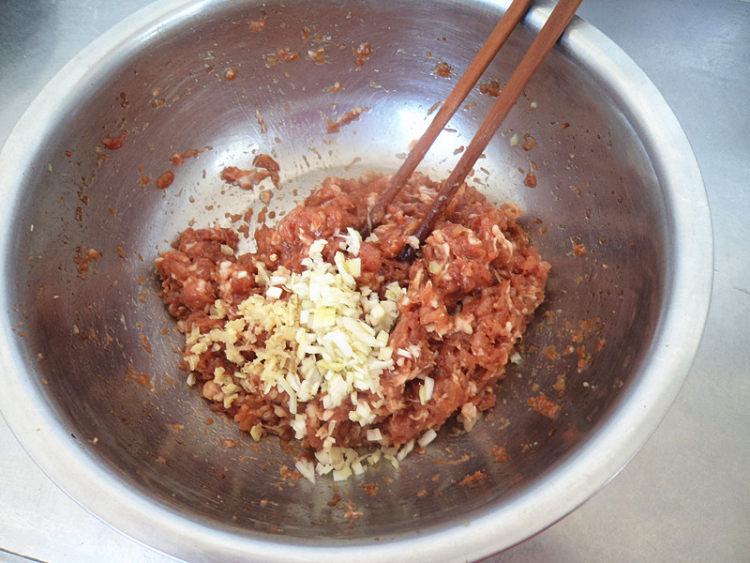 芹菜猪肉馅水饺步骤5