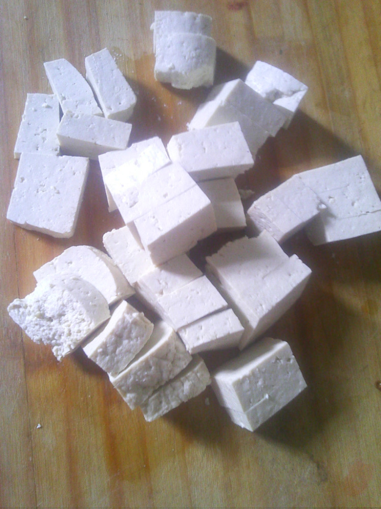蒜香香菇豆腐步骤2