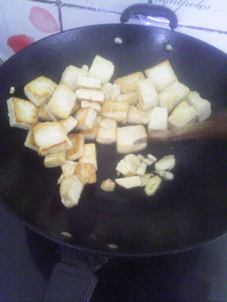蒜香香菇豆腐步骤6