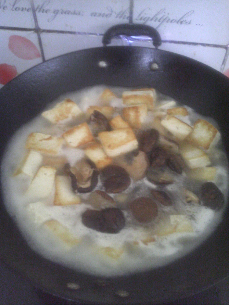蒜香香菇豆腐步骤7