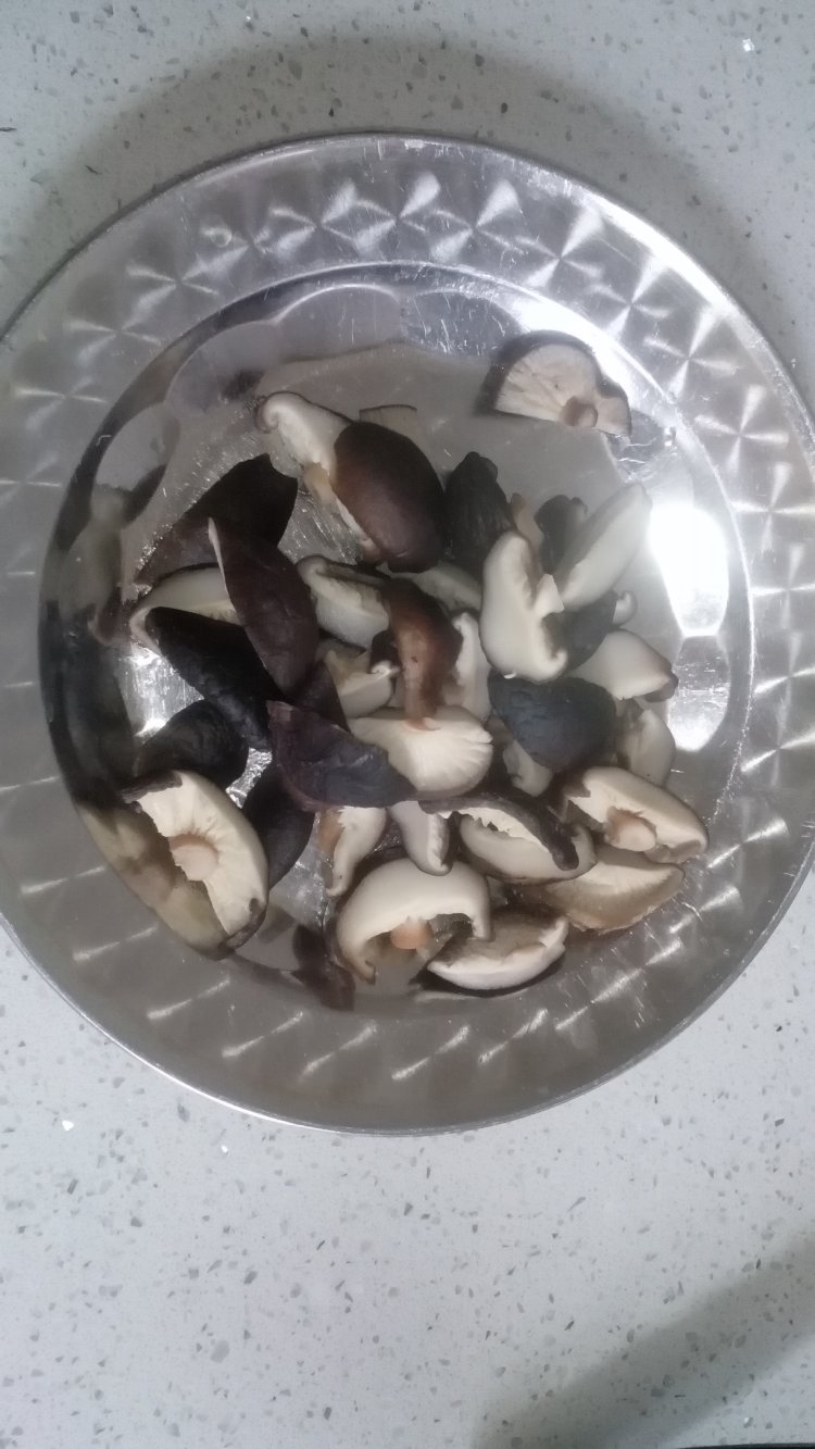 生菜鱼头汤步骤6