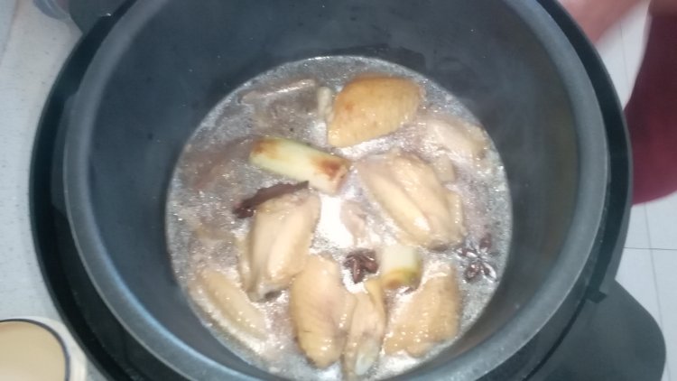 天麻炖鸡翅步骤8
