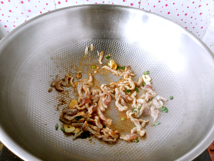 三丝菠菜步骤4