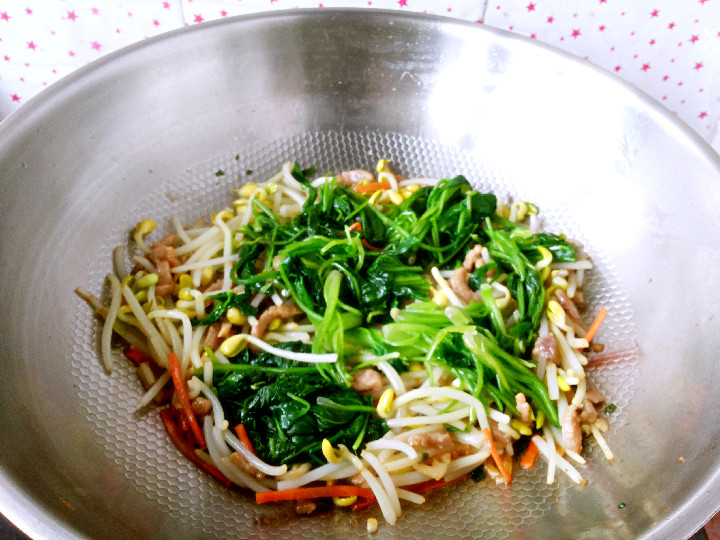 三丝菠菜步骤7