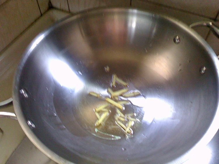 萝卜丝蛋花汤步骤4