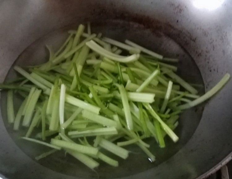 芹菜豆干步骤3