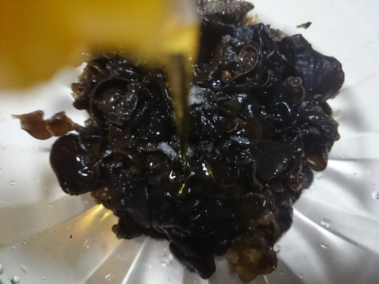 香菜拌黑木耳步骤7