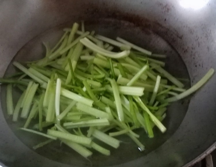 芹菜炒豆芽步骤2
