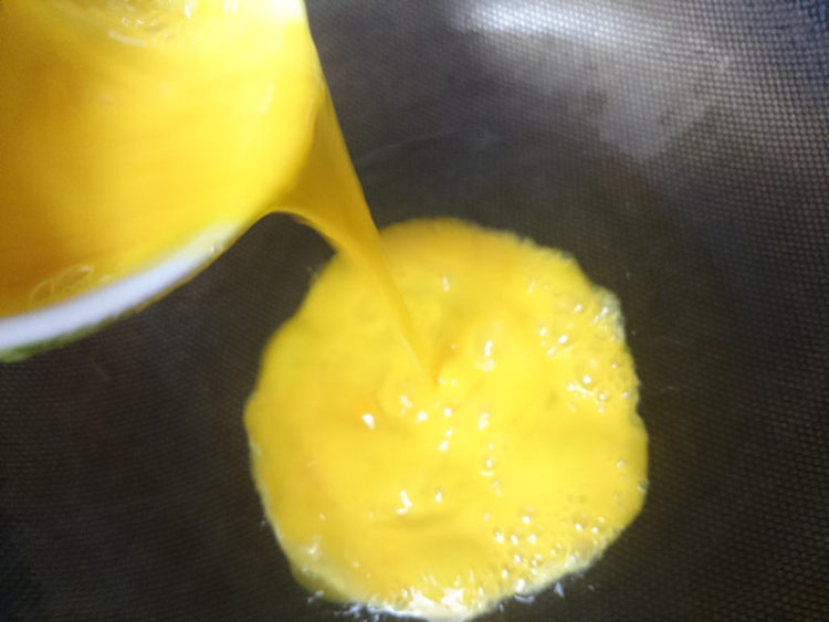水芹炒鸡蛋步骤7