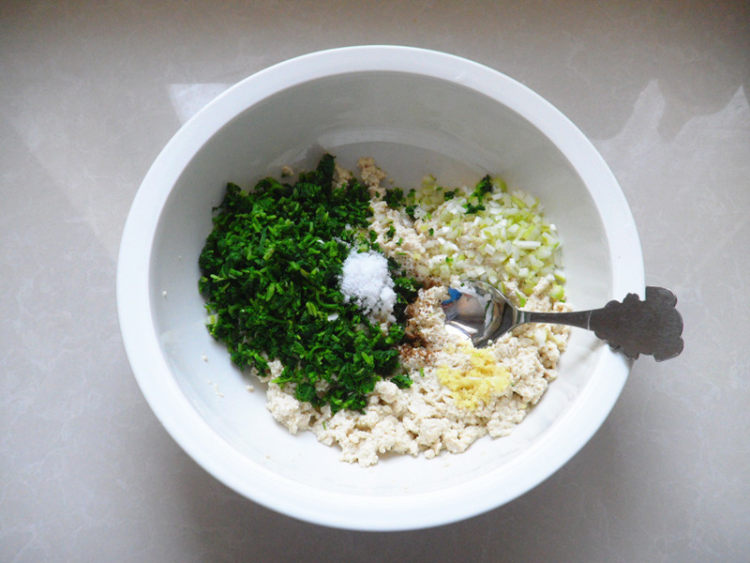煎荠菜豆腐饼步骤5