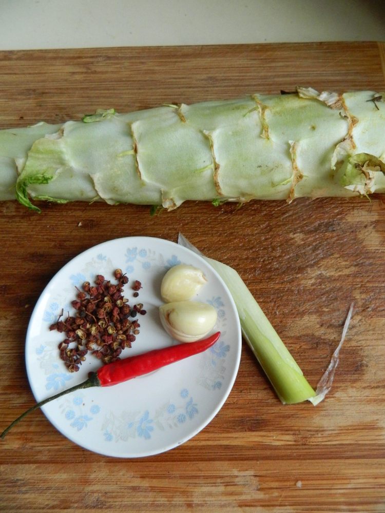 清炒莴笋丝步骤1