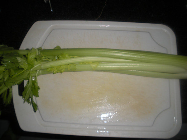 香干炒西芹步骤1
