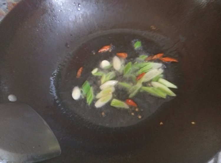 平菇炒豆干步骤3