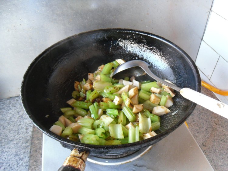西芹菌菇步骤8