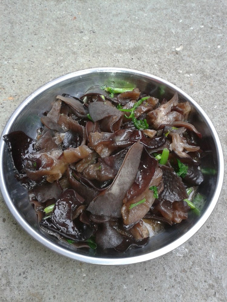 芹菜炒黑木耳步骤5