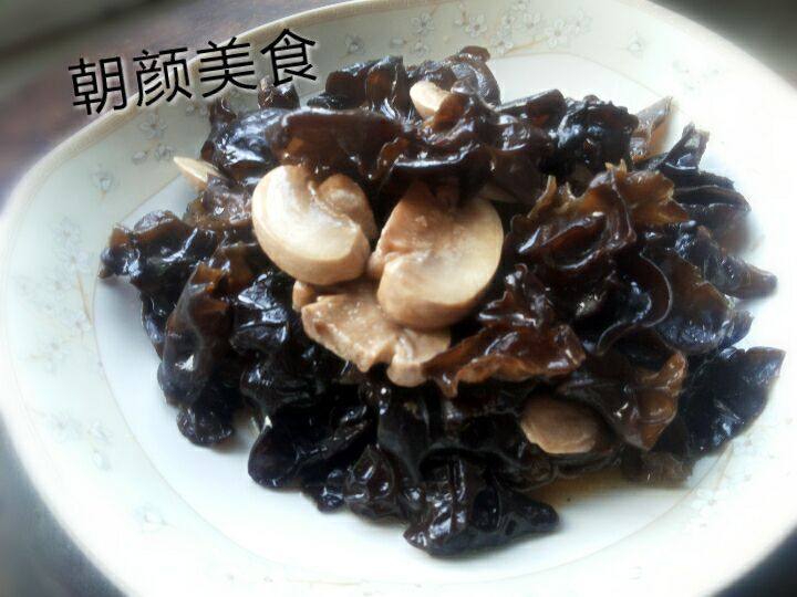 黑木耳炒口蘑步骤7