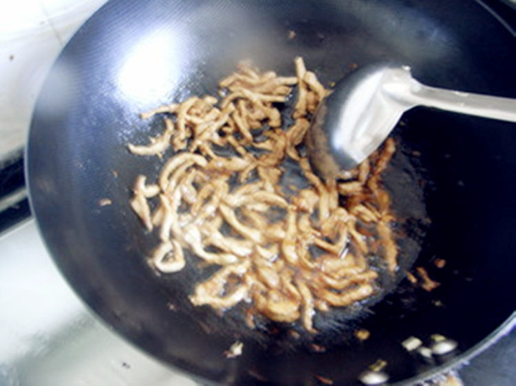 芹菜竹笋炒肉丝步骤4