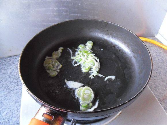 白菜条炒芹菜步骤4