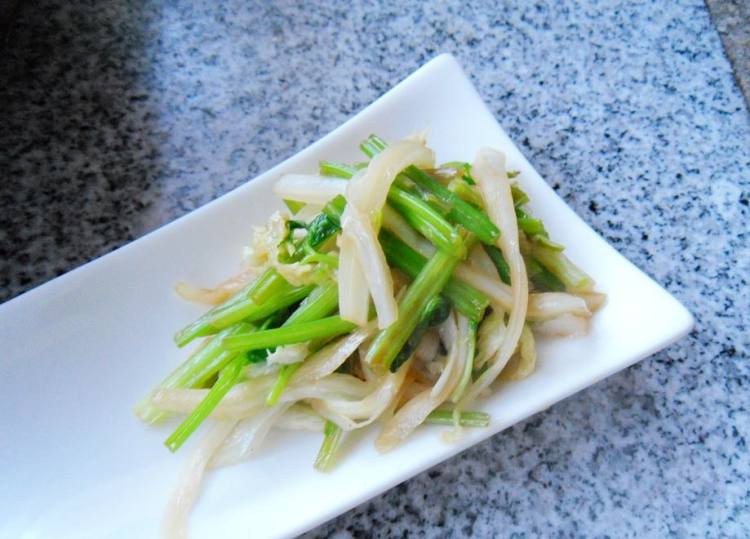 白菜条炒芹菜步骤11