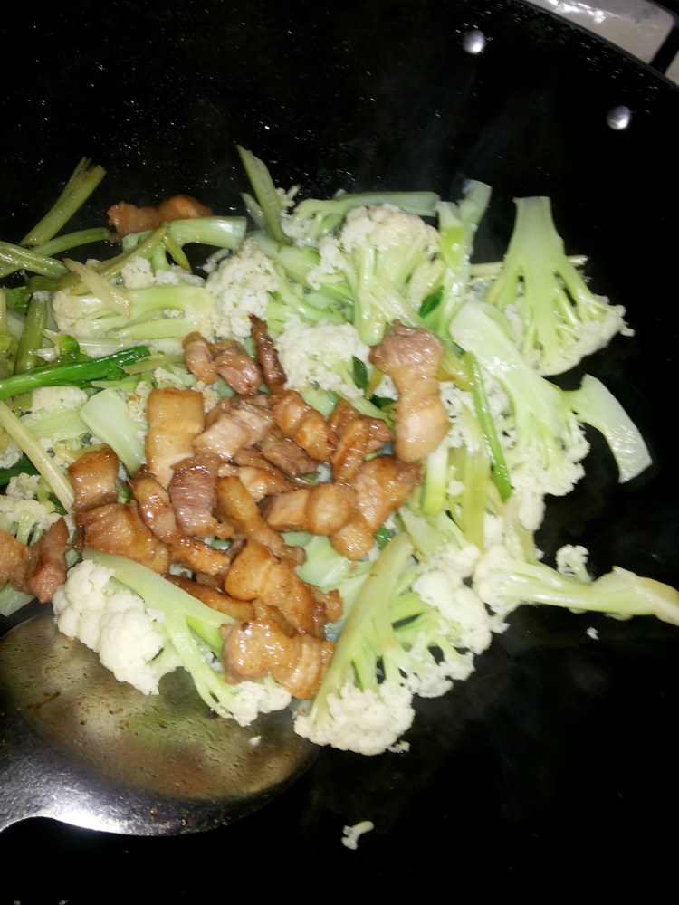 肉片炒菜花步骤9