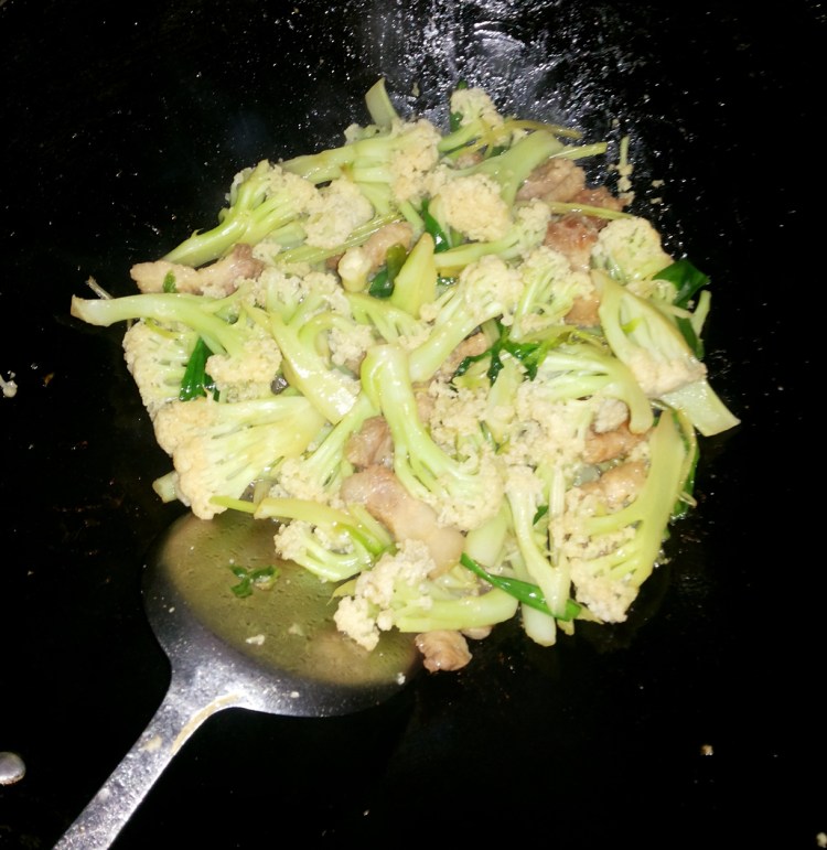 肉片炒菜花步骤10