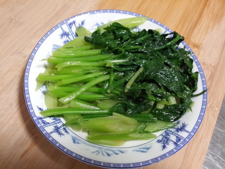炒芹菜步骤7