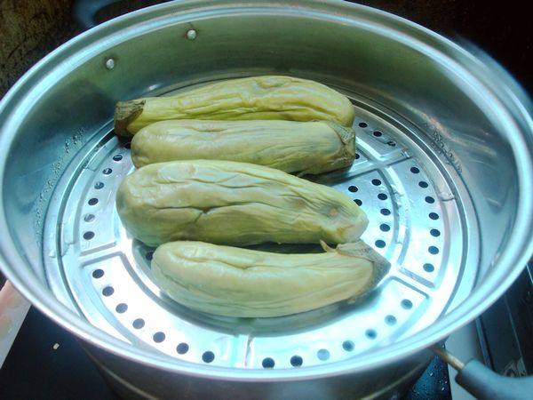 烧双椒擂茄子步骤1