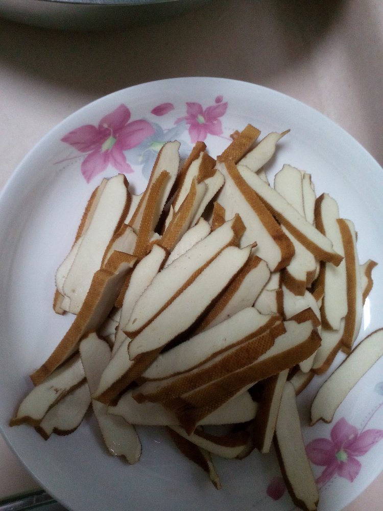 芹菜炒豆干步骤1