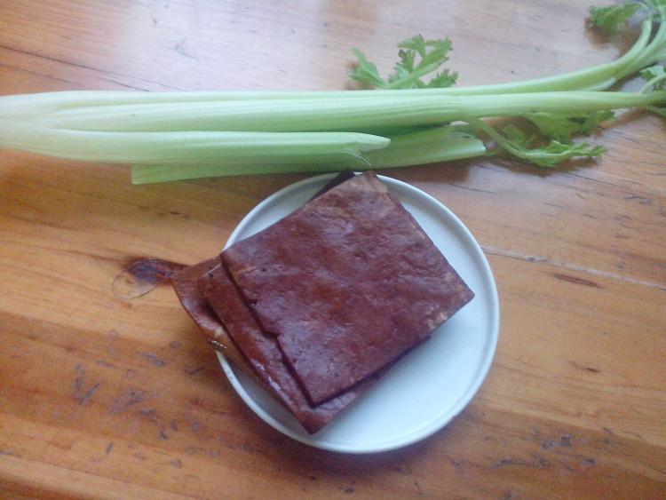 芹菜拌豆干步骤1