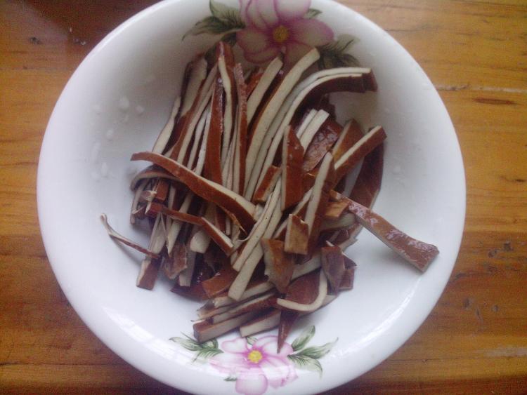 芹菜拌豆干步骤3
