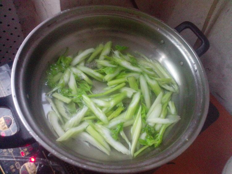 芹菜拌豆干步骤5