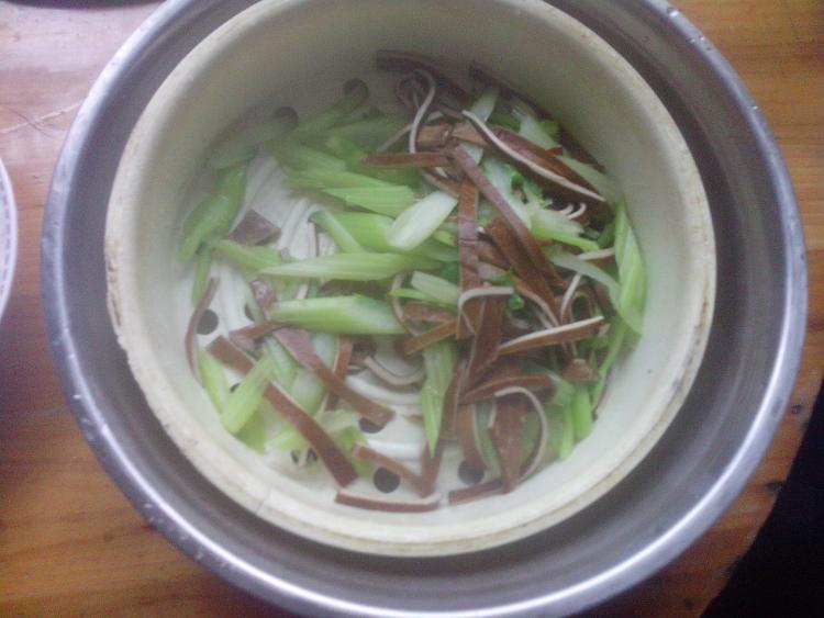芹菜拌豆干步骤8