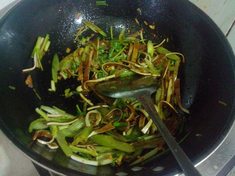 芹菜拌豆干步骤13