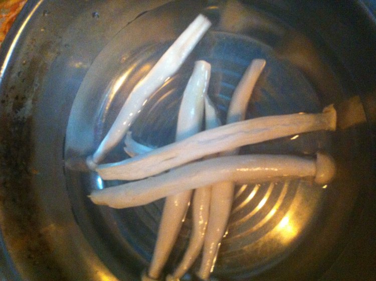 松茸油炒三菇步骤1