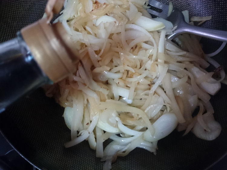 肉末洋葱炒白萝卜丝步骤8