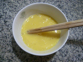 鸡蛋荠菜炒饭步骤3