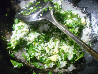 鸡蛋荠菜炒饭步骤6