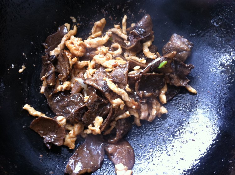 白菜豆腐榛蘑炒肉步骤6