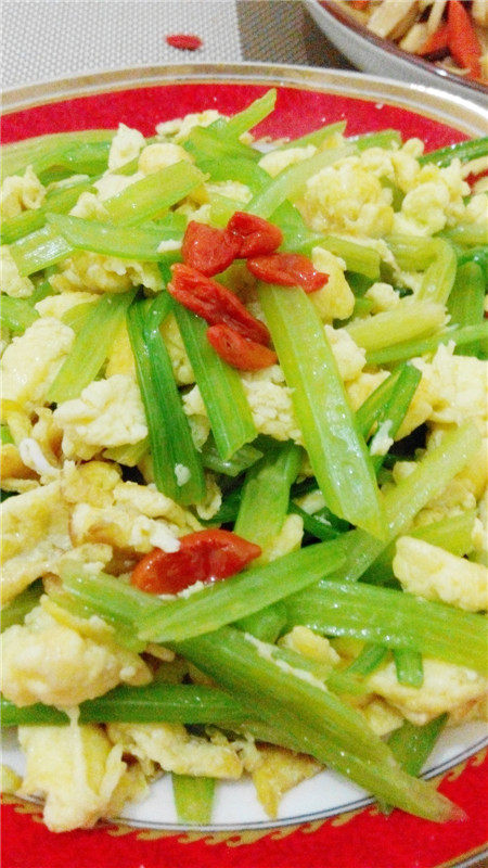 芹菜炒鸡蛋步骤11