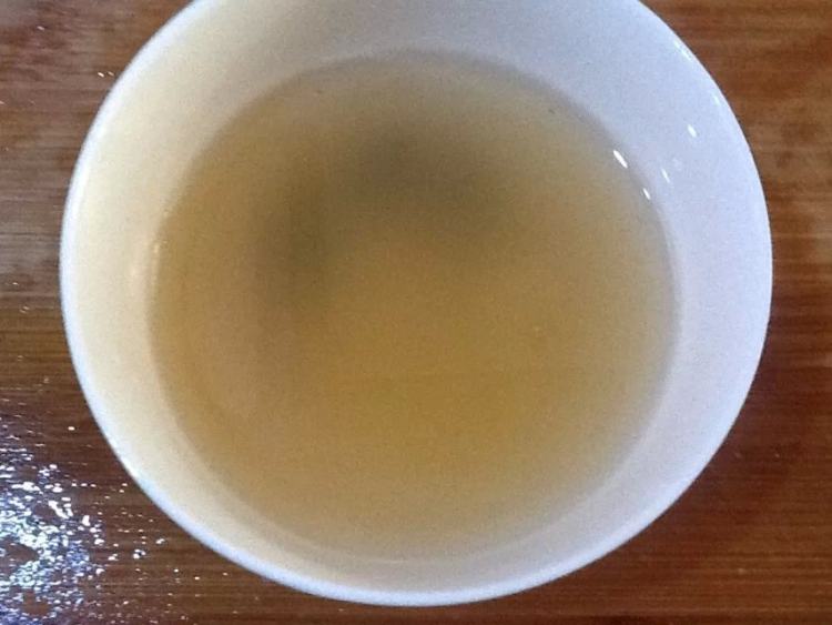 芹菜炒腰果步骤3