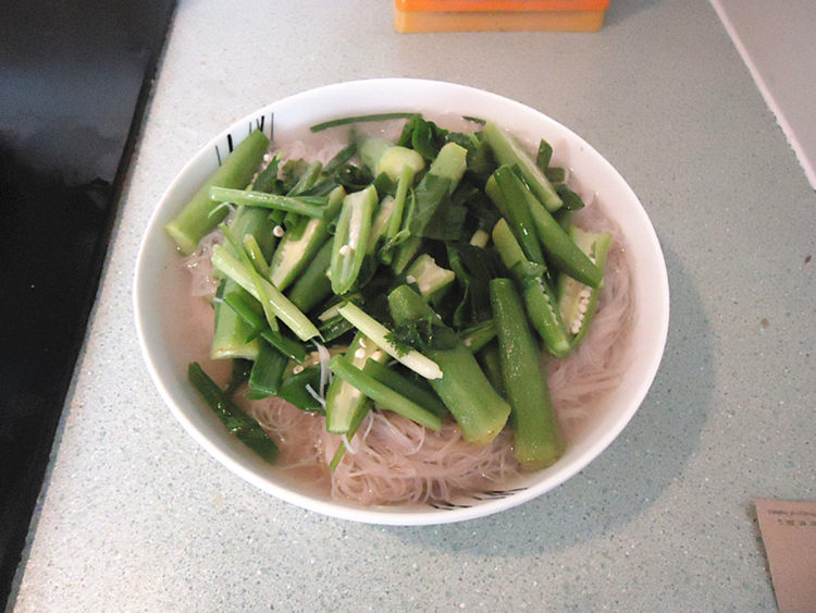 秋葵煮糙米粉步骤11