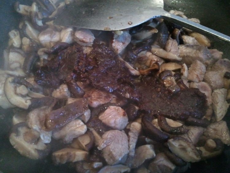 酱烧香菇肉块步骤8