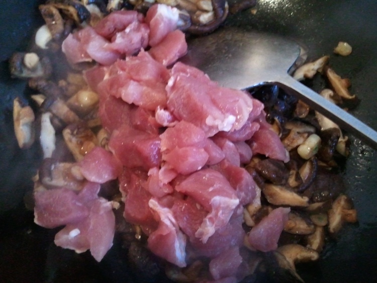 酱烧香菇肉块步骤6