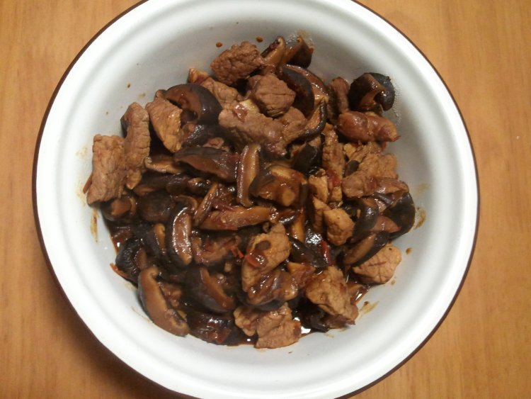 酱烧香菇肉块步骤11