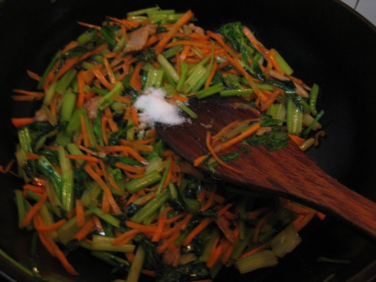 水芹菜炒肉步骤6
