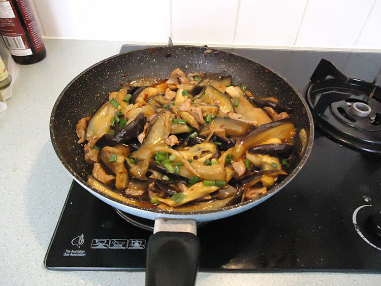 肉片烧辣茄子步骤9