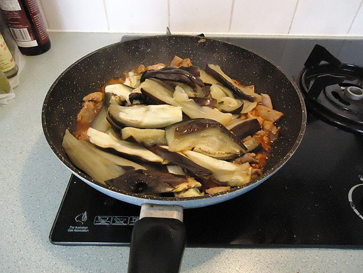 肉片烧辣茄子步骤6