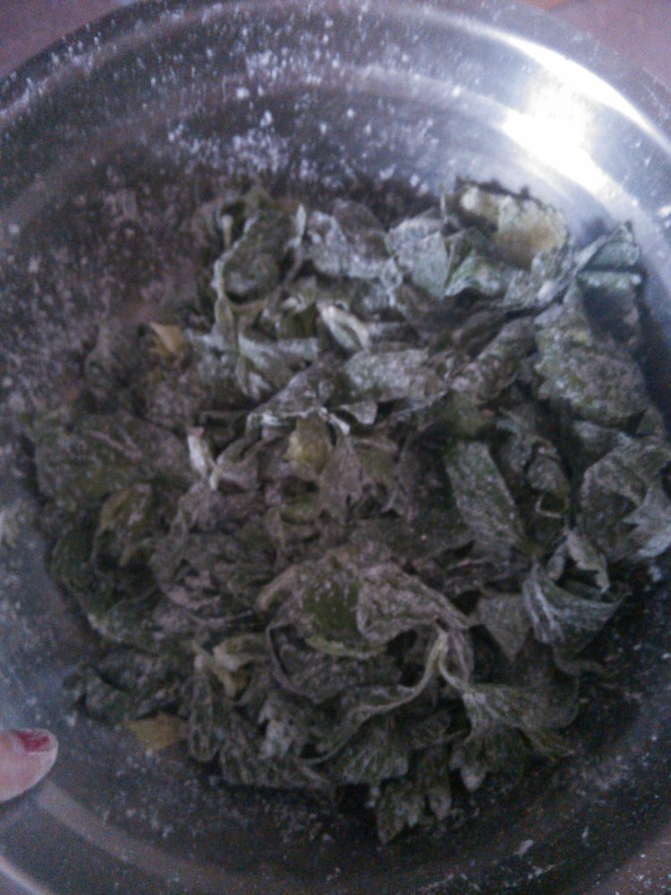 蒸芹菜叶步骤4