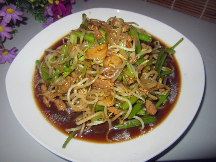 金丝芹银芽肉丝步骤11